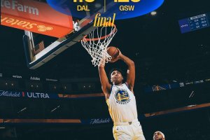Steph Curry porta i Warriors al successo, nei Mavs si ferma Davis