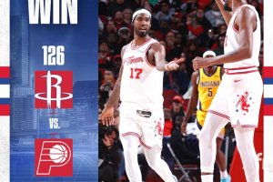 Durant detta legge, Houston domina e poi controlla il ritorno di Indiana