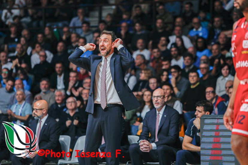 LBA Acqua S. Bernardo Cantù - EA7 Olimpia Milano Beppe Poeta