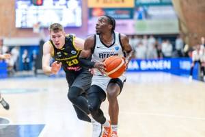 Maroussi signs Omotayo Ogundiran