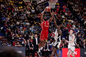 Milano eroica dimentica di essere in emergenza, Bologna meritatamente battuta 74-63