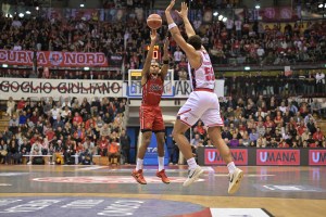 Reggio Emilia a un passo dall’impresa, Trieste rimonta e vince con un gran supplementare
