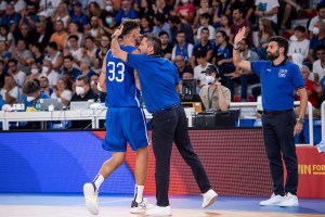 Gianmarco Pozzecco ad Achille Polonara: “Se rimetterai un piede in campo non lo dimenticherò mai”