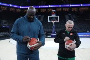 Turkish president Erdoğan Meets Shaquille O’Neal in Istanbul