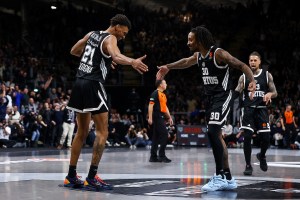 La Virtus Bologna si prende il derby in EuroLeague contro l’Olimpia: i titoli dei quotidiani