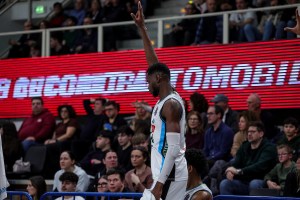 Vanoli Cremona, svolta al centro: Anigbogu decisivo nel blitz di Trento