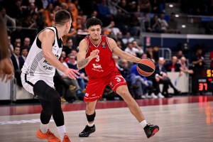 L’Olimpia soffre e si rialza, torna alla vittoria battendo il Partizan 85-79