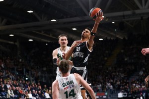 Derrick Alston: Rimanendo concentrati fino alla fine siamo riusciti a portare a casa la vittoria