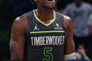 Edwards “di tabella” e Minnesota scappa via: Spurs piegati 104-103