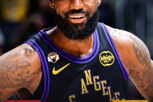 Showtime ritrovato: i Lakers si sbloccano con LeBron e Luka, Hawks spazzati via