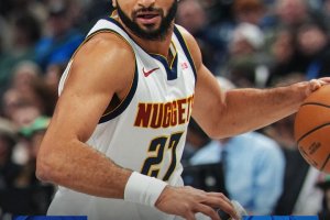 Murray guida Denver, Dallas resta senza Flagg