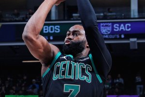 Boston inizia il 2026 con una vittoria sul campo dei Kings
