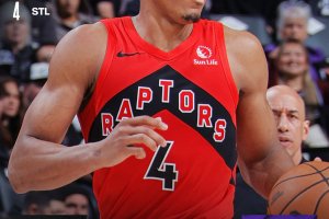 Barnes accende la scintilla, Toronto ribalta Sacramento