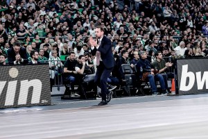 Peppe Poeta: Felice per i ragazzi. Lotteremo fino alla fine per i playoff