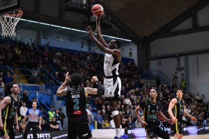 Il Corriere di Bologna: Tutto facile a Cremona, la Virtus si tiene la vetta