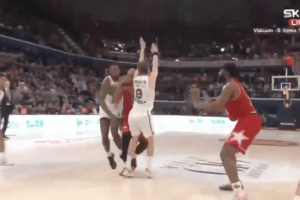 Olimpia Milano-Zalgiris, il contatto Shields-Giedraitis: il parere di Corrias