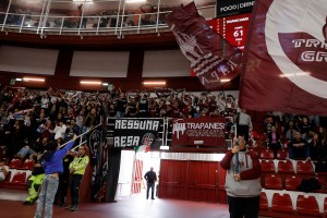 Il tifo organizzato trapanese chiede di non disputare Trapani Shark-Aquila Trento