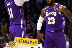 Il sussulto di LeBron: i Lakers battono i Mavs