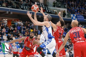 La Gazzetta dello Sport: Della Valle show. Brescia sola in testa. Milano affonda a -6