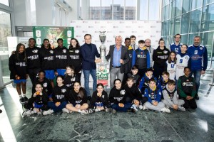 Il trofeo della Coppa Italia esposto al Grattacielo Piemonte
