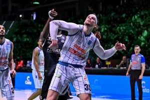 Guerri Napoli, arriva la stangata a Leonardo Totè: c’è la squalifica