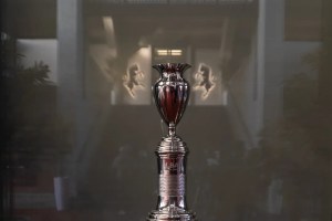 Il trofeo della Coppa Italia ospite del Torino FC in occasione della partita contro il Bologna