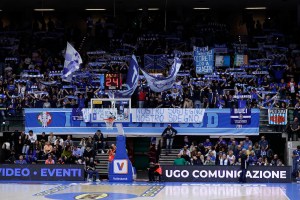 Treviso Basket, protesta Fioi dea Sud: “Sostegno ai ragazzi, sdegno verso la società”