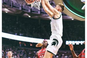 Fears e Carr tengono in piedi gli Spartans, Rutgers sfiora il colpaccio