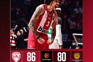 Olympiacos paint the derby red and extend their EuroLeague streak