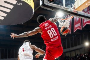 Olympiacos, infortunio per Tyrique Jones