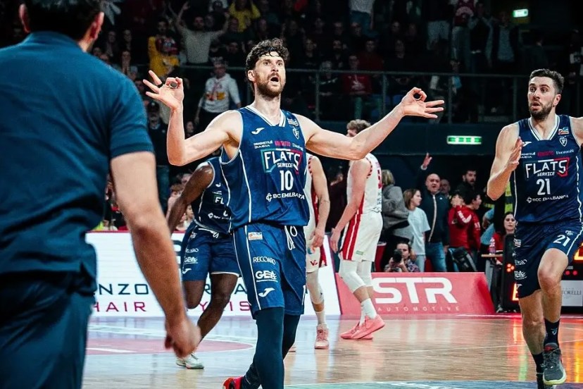 canestro della vittoria di Matteo Imbrò