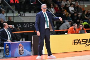 Pallacanestro Cantù, coach De Raffaele: “Trieste squadra di grande talento”