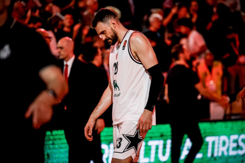 Disastro Olimpia Milano titoli quotidiani