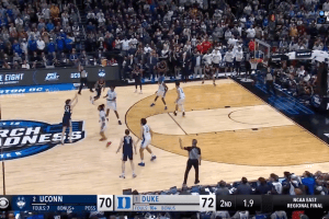 La tripla di Mullins che fa esplodere di gioia UConn. Per Duke una notte amarissima