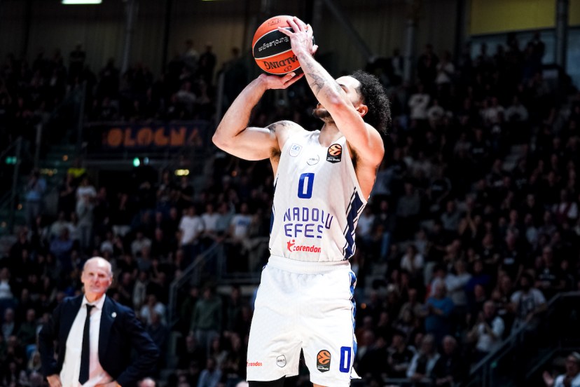 Shane Larkin infortunio 4-6 settimane Anadolu Efes