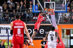 Nanjing Monkey Kings Sign Taze Moore