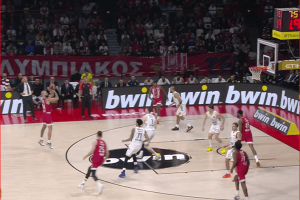 Fournier e Vezenkov abbattono la difesa del Fenerbahce, l’Olympiacos vince 104-87