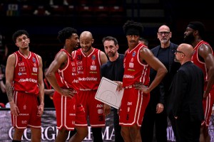 Olimpia Milano-Reggiana, problemi all’instant replay. Ma nel finale funziona