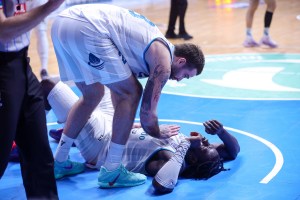 Pallacanestro Cantù, forte contusione al ginocchio per Oumar Ballo