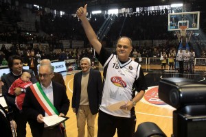LBA, il cordoglio per la scomparsa di Oscar Schmidt: un minuto di silenzio su tutti i campi