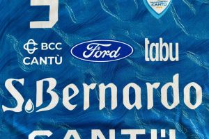 Cantù, maglia speciale per il derby realizzata da TABU