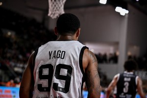 Yago dos Santos, esordio con la Virtus Bologna: subito 12 punti a Tortona