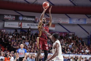 La Reyer Venezia vince Gara 2 scappando via nel 3° quarto, Derthona non riesce a rispondere