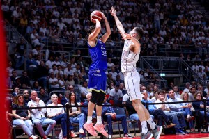 17 di Loro, Verona passa in volata sul campo della Fortitudo Bologna