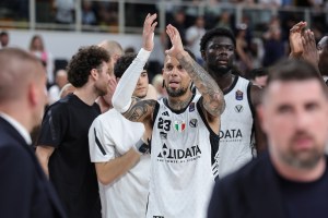 Virtus Bologna, Hackett ci sarà in Gara 4: accolto il ricorso