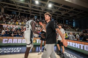 Virtus Bologna, stagione finita per Alessandro Pajola dopo l’intervento al menisco