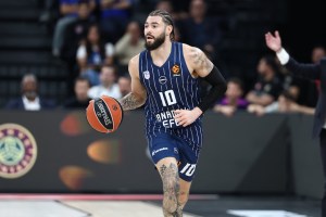 Anadolu Efes, Isaïa Cordinier operato in Francia: stop di circa quattro mesi