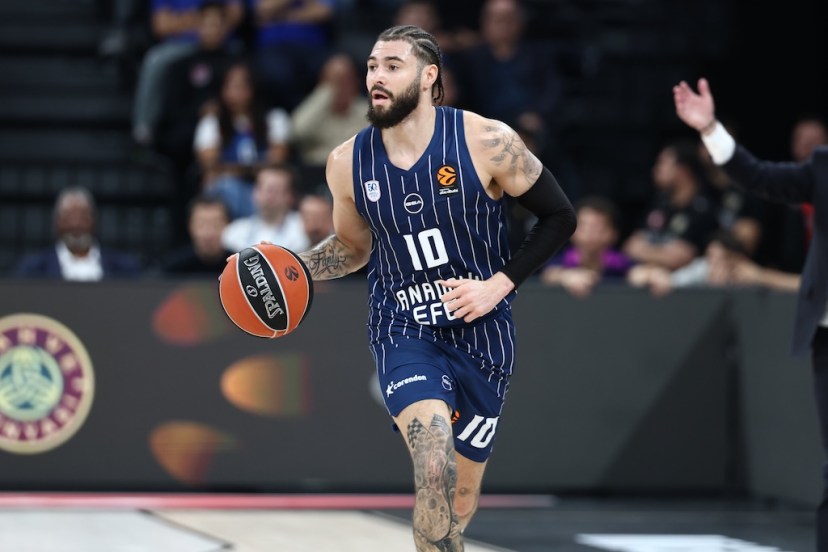 Isaïa Cordinier Anadolu Efes