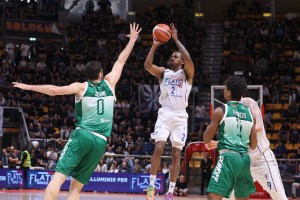 La Fortitudo Bologna travolge Avellino in gara 5 e vola in semifinale