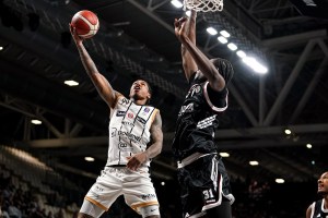 Trento espugna la Virtus Arena e porta la serie in parità
